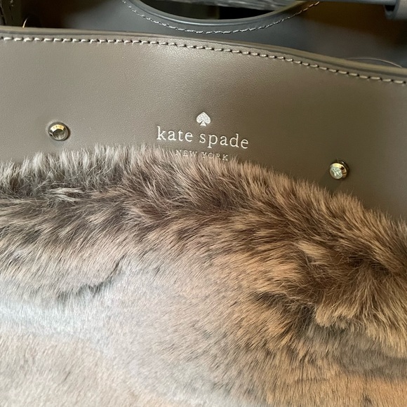 MAKE AN OFFER Kate spade grey cat faux fur marti small bucket bag crossbody - Picture 7 of 14